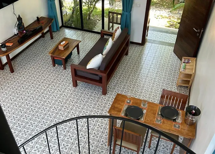 Holiday home Duplex Loft, King Bed, Balconies, Fast Wifi, Pool & Garden