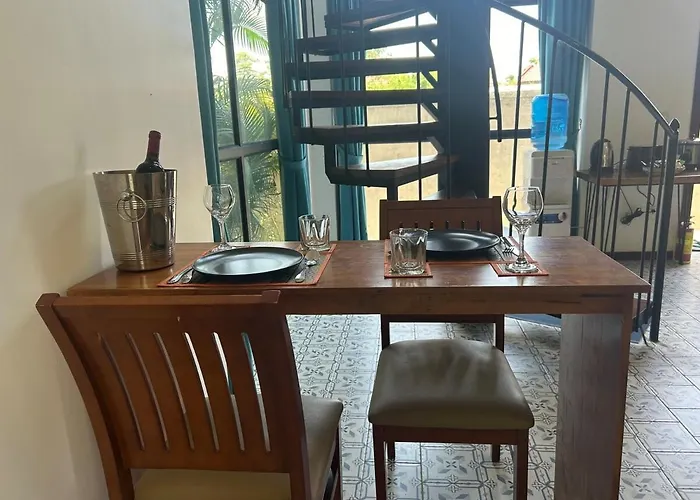 Holiday home Duplex Loft, King Bed, Balconies, Fast Wifi, Pool & Garden Siem Reap