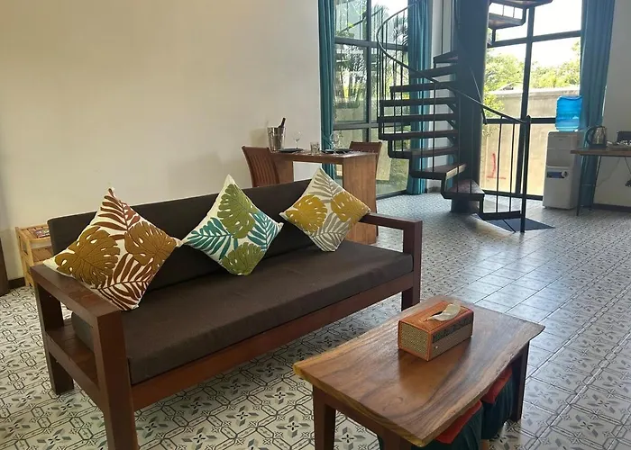 Duplex Loft, King Bed, Balconies, Fast Wifi, Pool & Garden Holiday home Siem Reap