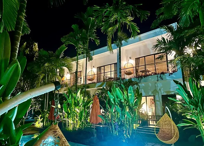 Duplex Loft, King Bed, Balconies, Fast Wifi, Pool & Garden *