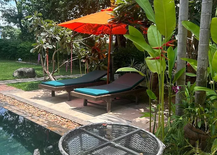 Holiday home Duplex Loft, King Bed, Balconies, Fast Wifi, Pool & Garden